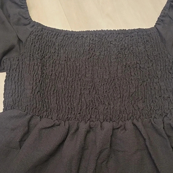 🛍Set of 2‎ Smocked Dresses Black and Light Olive Womens One Size Fits Most - Picture 3 of 5